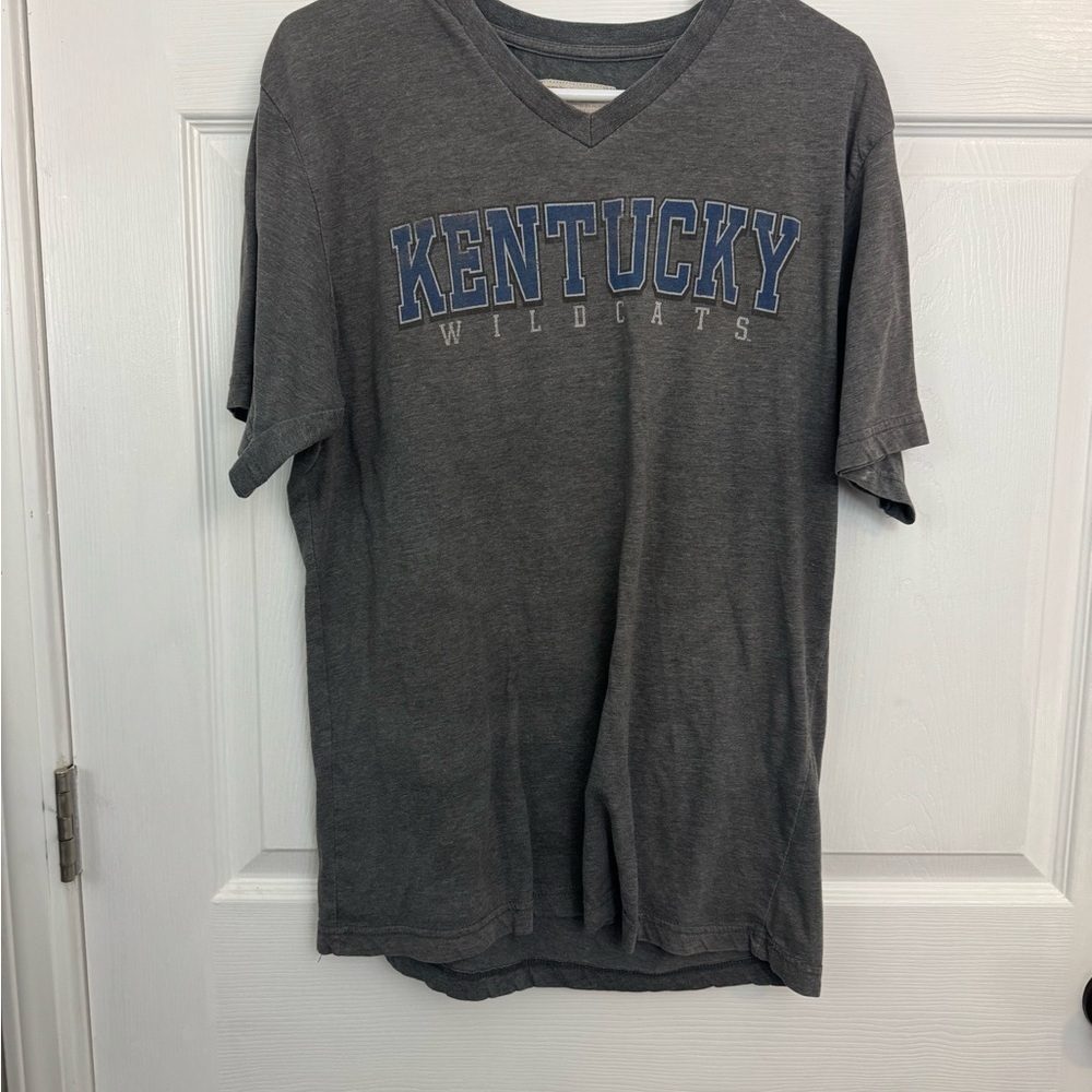 Pressbox Men's Kentucky Wildcats Charcoal V-Neck Tee Size Large